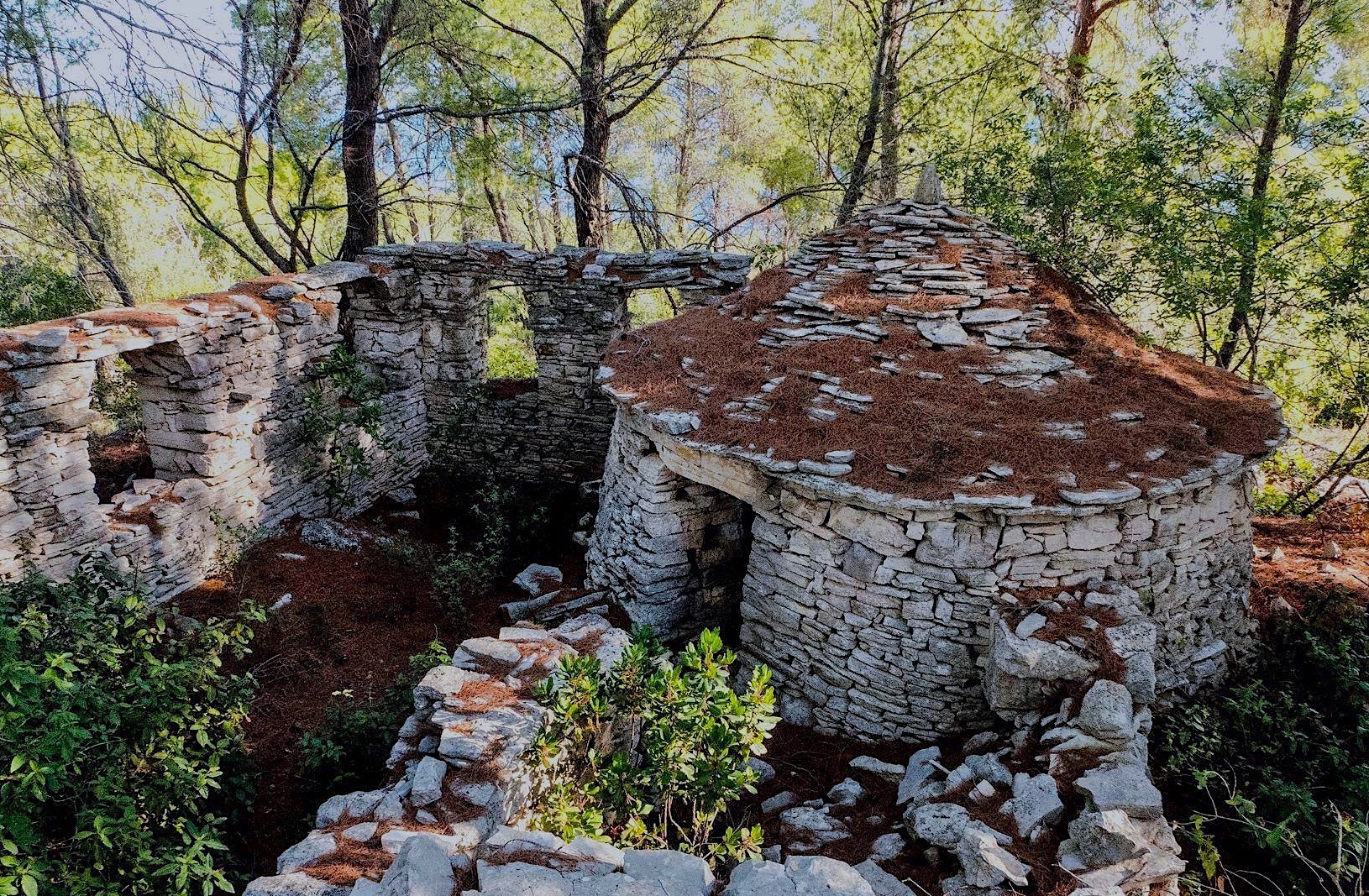 HERETOV Rotunda. A Zuvela circular dry stone building in Strmena. Locally they are referred to as a Vrtujak.