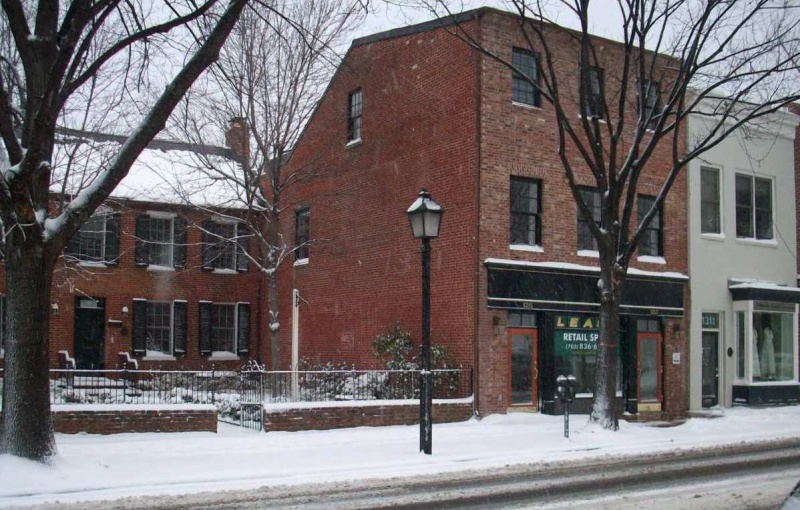 File:CashGrocer Snow.JPG